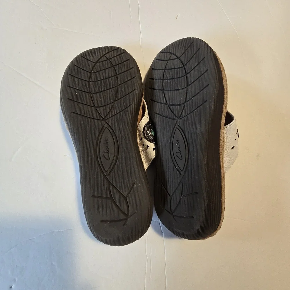 Clarks Artisan White Leather Flip Flop Thongs Sandals Womens 8M Turquoise Silver
